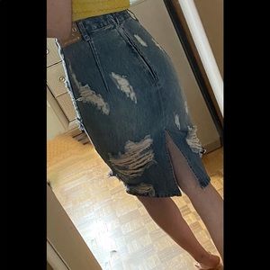 Denim skirt! Material is very stretchy.